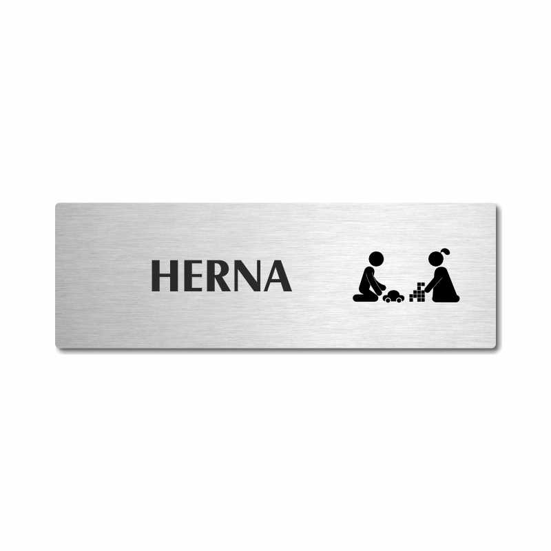 Herna, stříbrná popiska na dveře